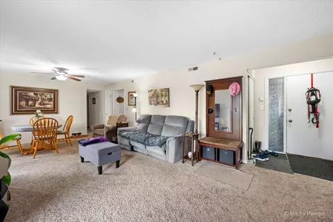 5202 Winslow Cir #D, Mchenry, IL 60050 photo 6