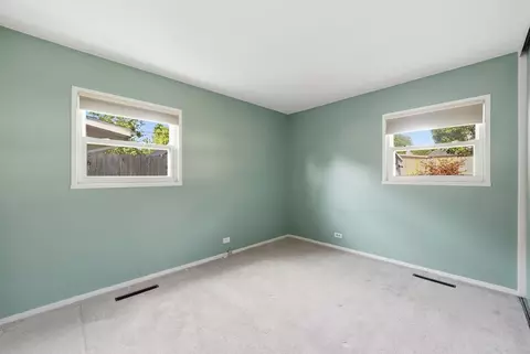 Bedroom - 403 Hazelwood Ln, Glenview, IL 60025 photo 1 of 4