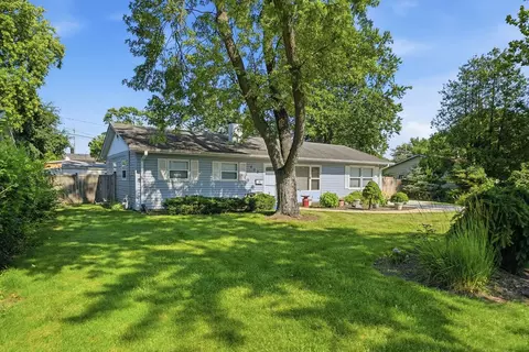 Exterior - 403 Hazelwood Ln, Glenview, IL 60025 photo 10 of 10