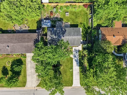 View/Area - 403 Hazelwood Ln, Glenview, IL 60025 photo 3 of 11