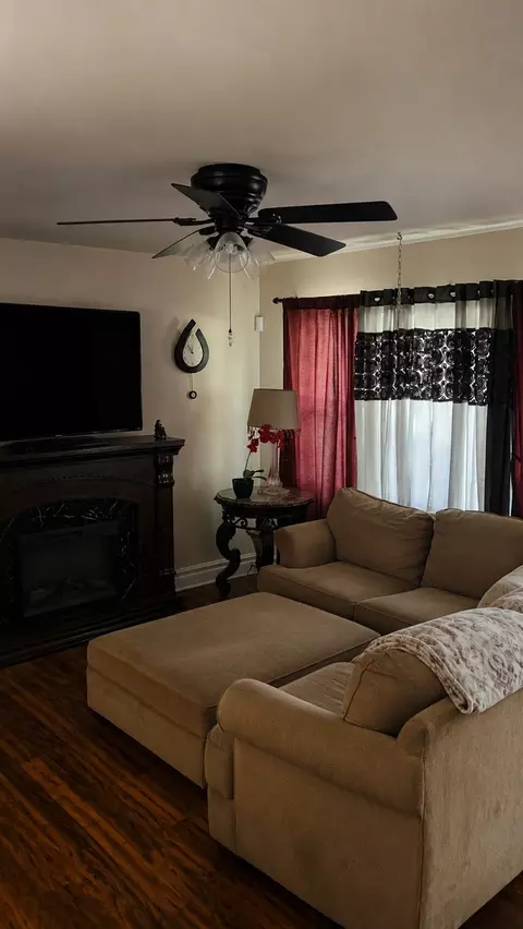 Living - 14 Drexel Dr, Sauget, IL 62206 photo 3 of 3