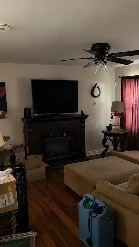 Living - 14 Drexel Dr, Sauget, IL 62206 photo 2 of 3