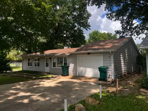 14 Drexel Dr, Sauget, IL 62206