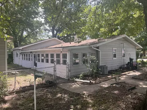 Exterior - 14 Drexel Dr, Sauget, IL 62206 photo 7 of 11