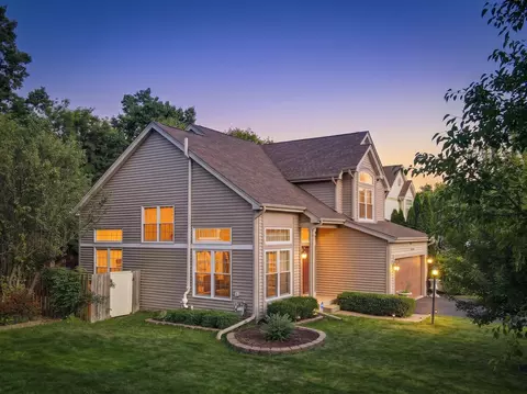 585 Marseilles Cir, Buffalo Grove, IL 60089