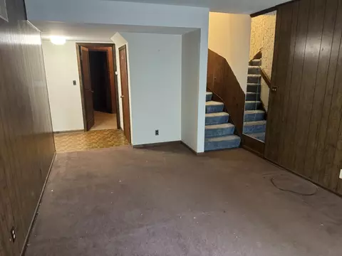 Living - 1486 Elder Dr, Aurora, IL 60506 photo 3 of 4