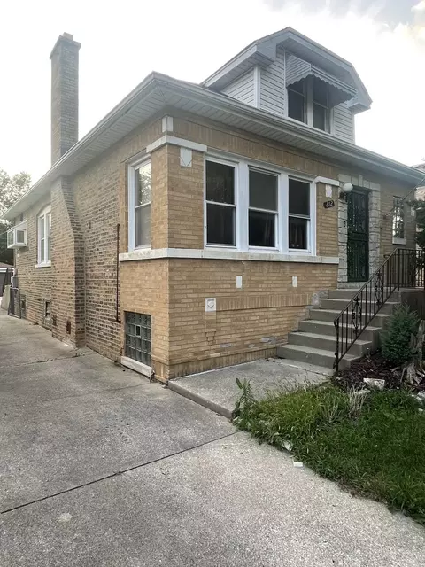 812 S 21st Ave, Maywood, IL 60153