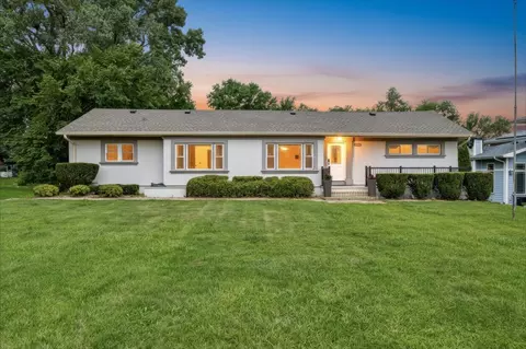 Exterior - 7154 Fair Elms Ave, Burr Ridge, IL 60527 photo 2 of 8