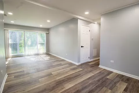 Living - 16523 Spaulding Ave, Markham, IL 60428 photo 2 of 2
