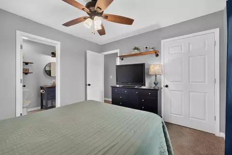 Bedroom - 5201 E Wayne Ave, Rochelle, IL 61068 photo 4 of 4
