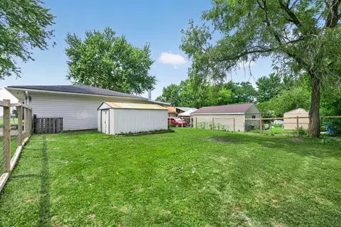 Exterior - 5201 E Wayne Ave, Rochelle, IL 61068 photo 4 of 5
