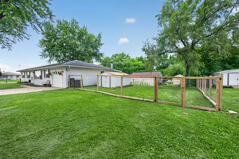 Exterior - 5201 E Wayne Ave, Rochelle, IL 61068 photo 5 of 5