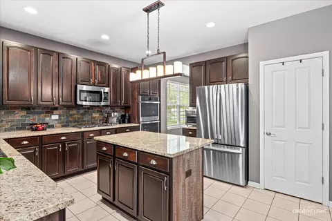 Kitchen - 26343 Mapleview Dr, Plainfield, IL 60585 photo 2 of 3
