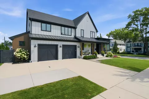 Exterior - 323 E 3rd St, Elmhurst, IL 60126 photo 2 of 5