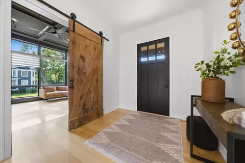 Entry Way - 323 E 3rd St, Elmhurst, IL 60126 photo 1 of 5