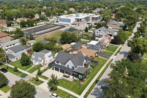 View/Area - 323 E 3rd St, Elmhurst, IL 60126 photo 1 of 2