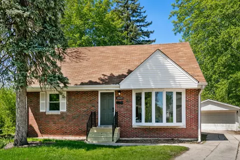 18600 Golfview Ave, Homewood, IL 60430
