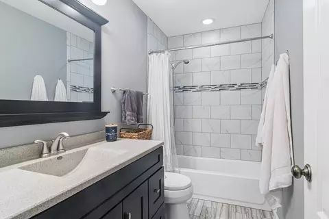 Bath - 300 Hampton St, Cary, IL 60013 photo 2 of 4