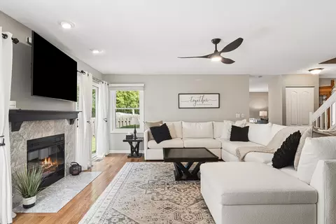 Living - 300 Hampton St, Cary, IL 60013 photo 3 of 4