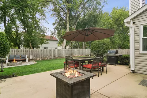 Exterior - 300 Hampton St, Cary, IL 60013 photo 4 of 6