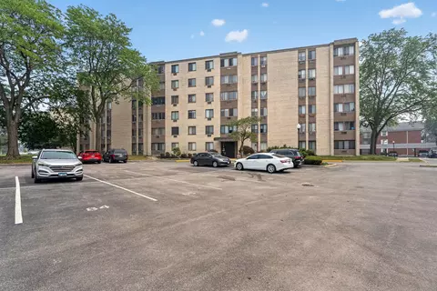9745 S Karlov Ave #205, Oak Lawn, IL 60453