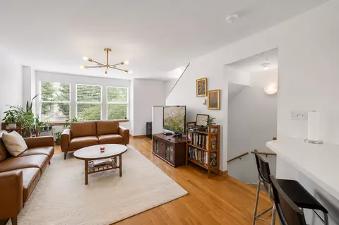 1009 E 61st St, Chicago, IL 60637 photo 6