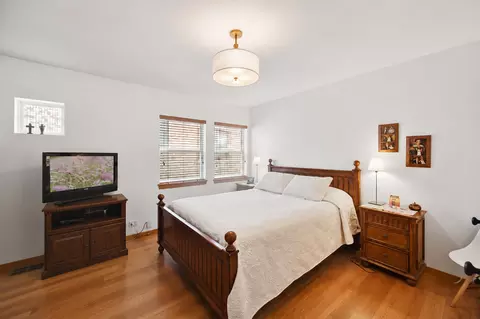 1009 E 61st St, Chicago, IL 60637 photo 8