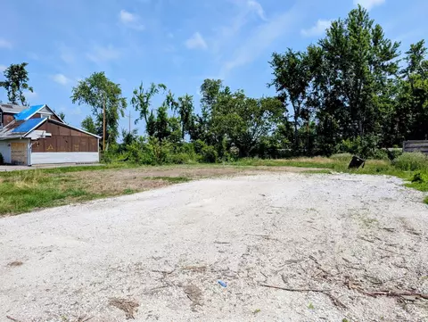 87 Strasma East Dr, Kankakee, IL 60901 photo 2