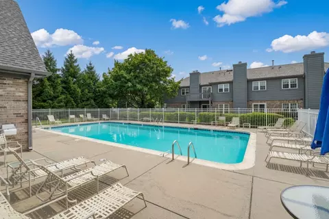 Exterior - 19 Foxcroft Rd #103, Naperville, IL 60565 photo 4 of 4