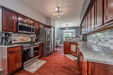 Kitchen - 24015 W Pear Tree Cir, Plainfield, IL 60585 photo 2 of 4