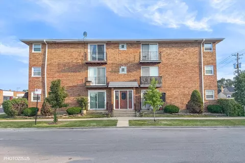 3460 N Harlem Ave #1B, Chicago, IL 60634