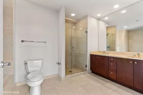 Bath - 60 E Monroe St #2304, Chicago, IL 60603 photo 1 of 2