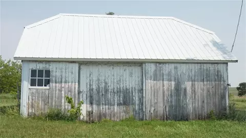 1930 Rose Ave, Wilton, IA 52778 photo 2