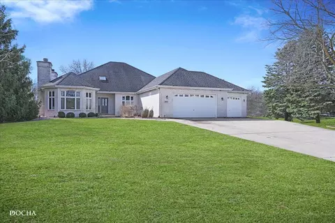365 E Pine Meadow Ct, Morris, IL 60450 photo 1