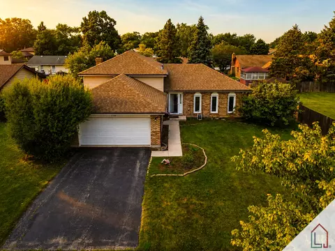 716 Oxford Ave, Matteson, IL 60443