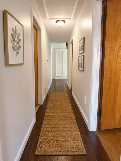 Entry Way - 310 Hickory St, Flora, IL 62839 photo 2 of 3
