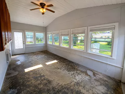 Exterior - 310 Hickory St, Flora, IL 62839 photo 12 of 20