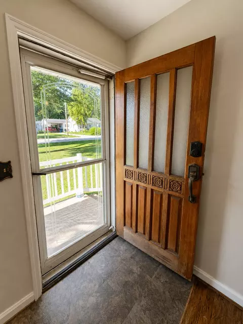 Entry Way - 310 Hickory St, Flora, IL 62839 photo 1 of 3