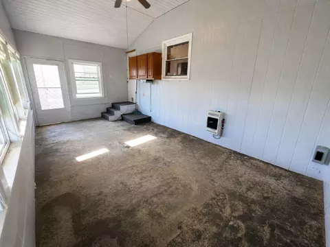 Exterior - 310 Hickory St, Flora, IL 62839 photo 10 of 20