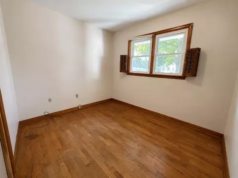 Bedroom - 310 Hickory St, Flora, IL 62839 photo 6 of 6