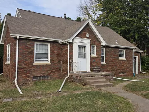 206 E Locust St, Davenport, IA 52803