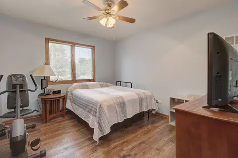 Bedroom - 24960 Sandra Ln, Plainfield, IL 60544 photo 4 of 4