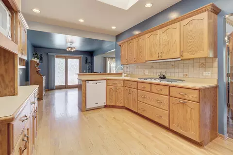 Kitchen - 24960 Sandra Ln, Plainfield, IL 60544 photo 2 of 3