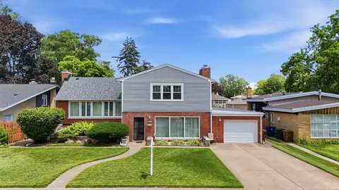 9817 Tulley Ave, Oak Lawn, IL 60453
