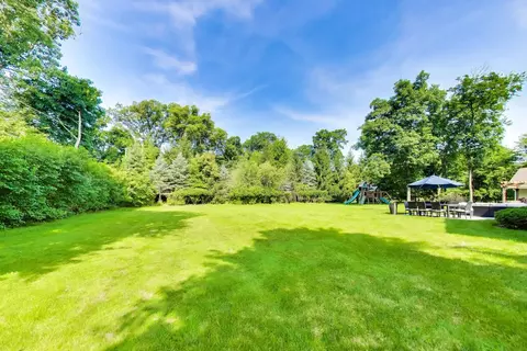 Exterior - 2113 Middlefork Rd, Northfield, IL 60093 photo 8 of 12