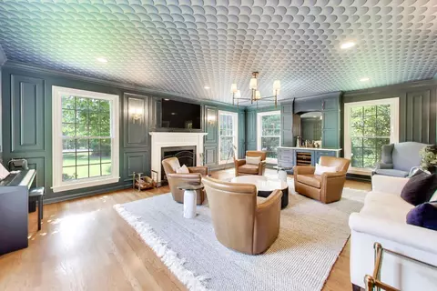 Living - 2113 Middlefork Rd, Northfield, IL 60093 photo 1 of 4