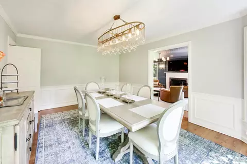 Dining - 2113 Middlefork Rd, Northfield, IL 60093 photo 2 of 4