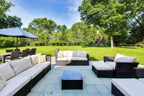 Exterior - 2113 Middlefork Rd, Northfield, IL 60093 photo 7 of 12