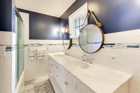 Bath - 2113 Middlefork Rd, Northfield, IL 60093 photo 5 of 5