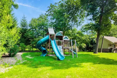 Exterior - 2113 Middlefork Rd, Northfield, IL 60093 photo 11 of 12